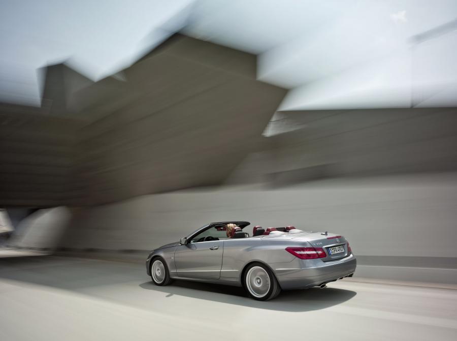  Mercedes-Benz E-Class Cabriolet 2011 года  (фото 44 из 108)